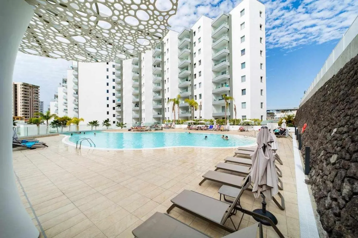 Image 3 of Ocean Garden Suite 52 con vistas al mar