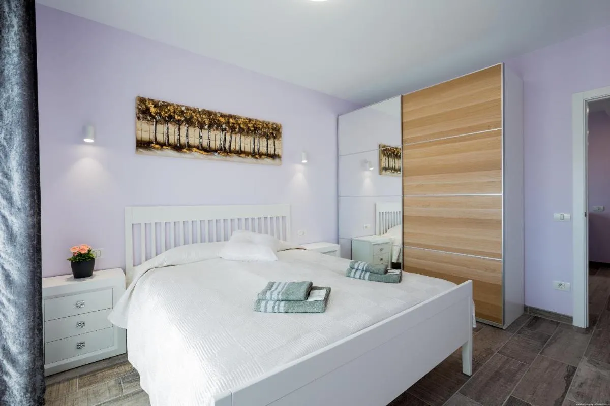 Image 1 of Palm Mar de LUX A26