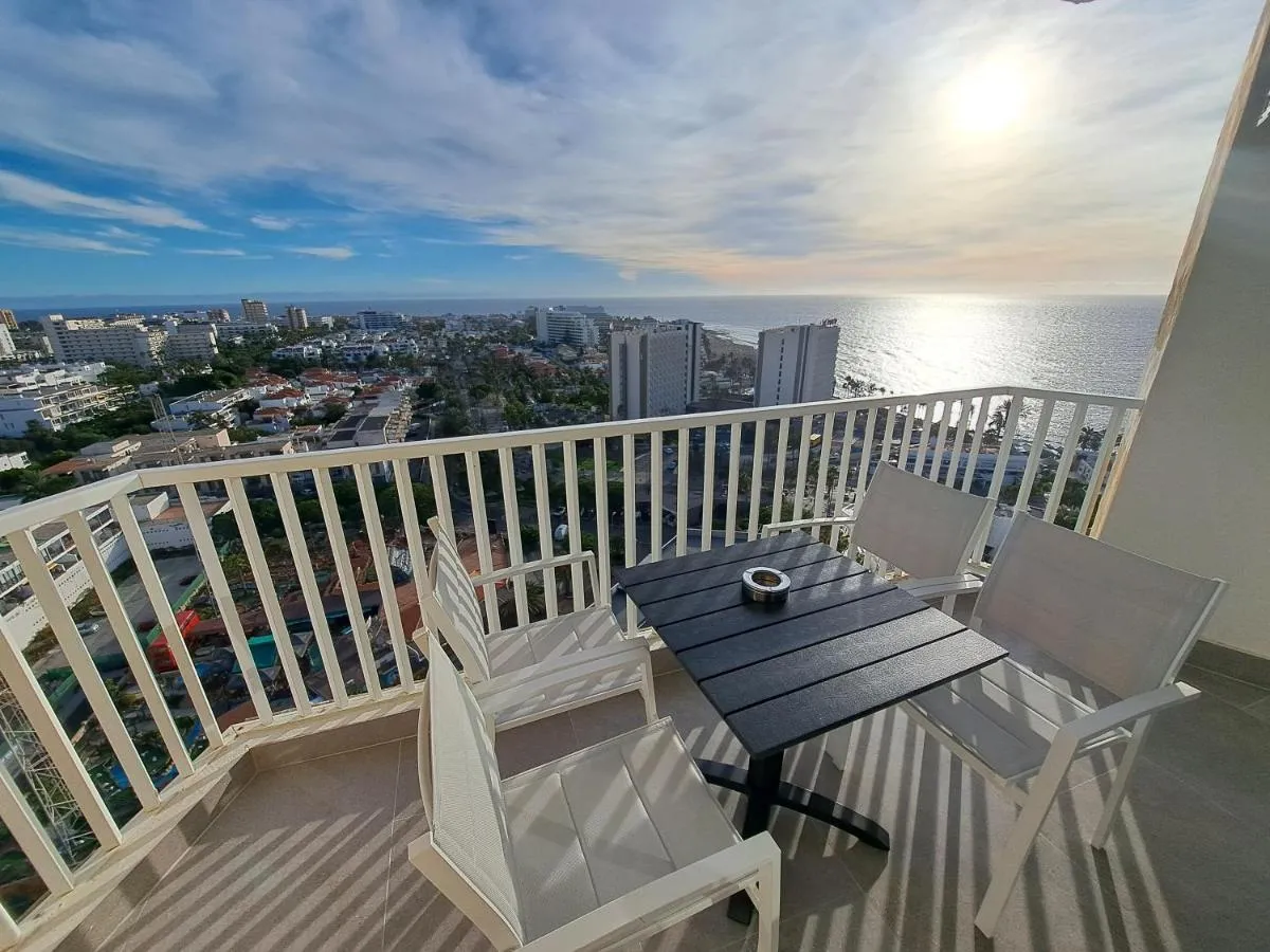 Image 2 of Panoramic Floor – Las Americas
