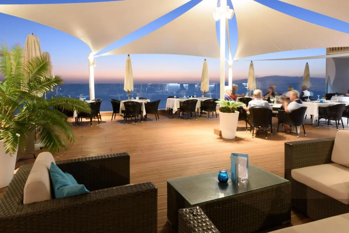 Image 4 of Pearly Grey Ocean Club Apartments & Suites