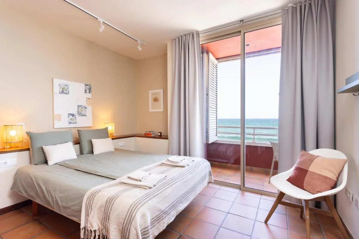 Image 1 of Spectacular Beachfront Loft-Style CASA CORINA II