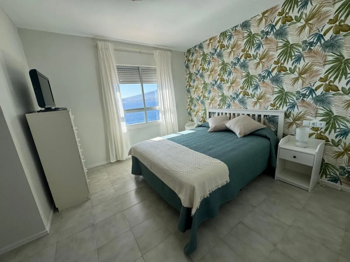 Image 1 of Un lujoso duplex en Radazul en primera linea de playa y con parking propio