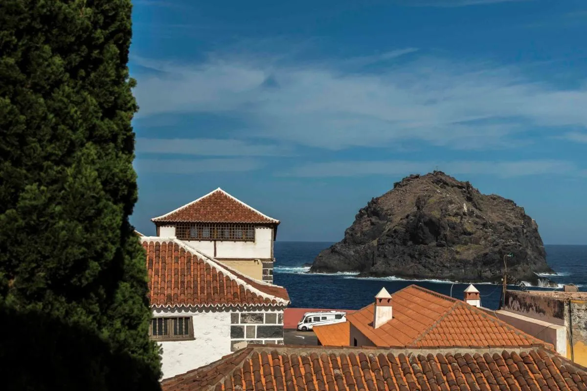 Image 5 of Vivienda El Ciprés. Terraza con espectaculares vistas al Mar.
