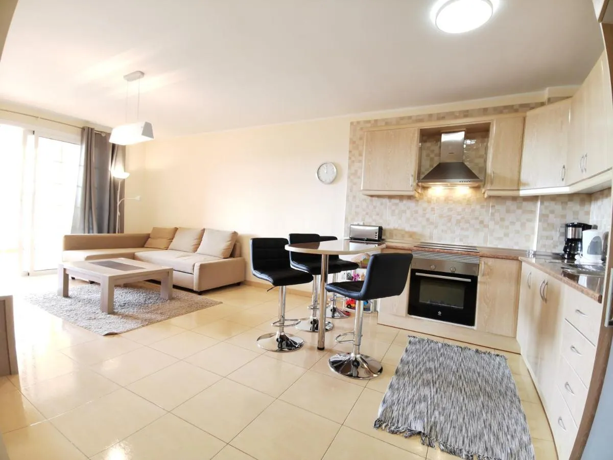 Image 2 of Well refined apartment – stunning pool