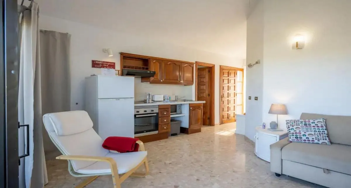 Image 3 of Zen Beach Apartment