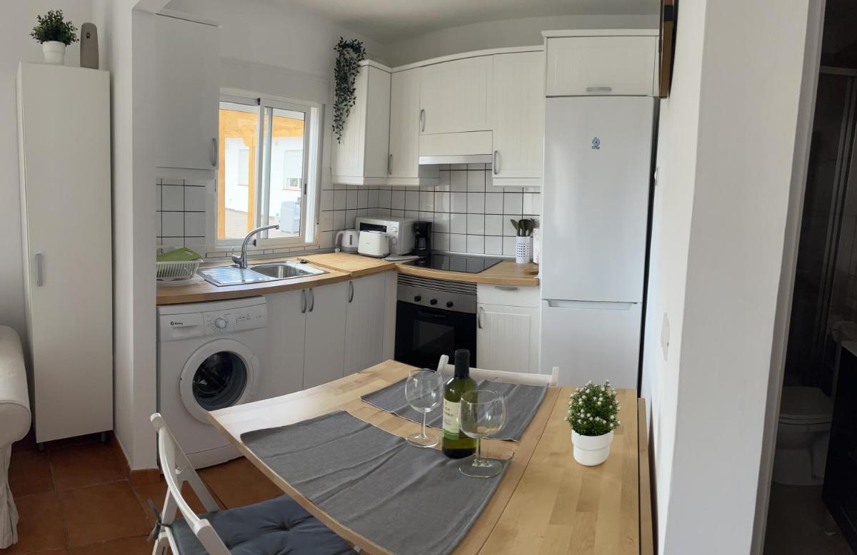 Image 3 of 2 bedroom apartments los cristianos beach Tenerife tamaragua