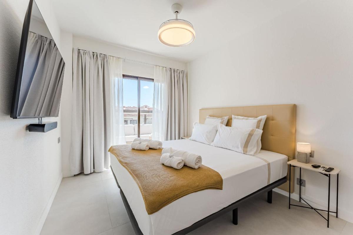 Image 2 of Atlantic View Premium Oceanfront Suite
