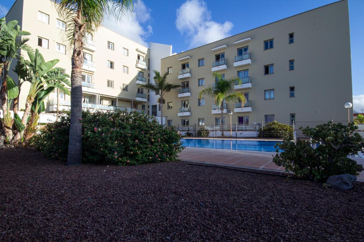 Image 3 of Beach apartment with terrace and pool