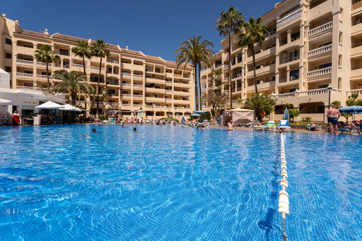 Image 1 of Castle Harbour Apartment with Heated Pool
