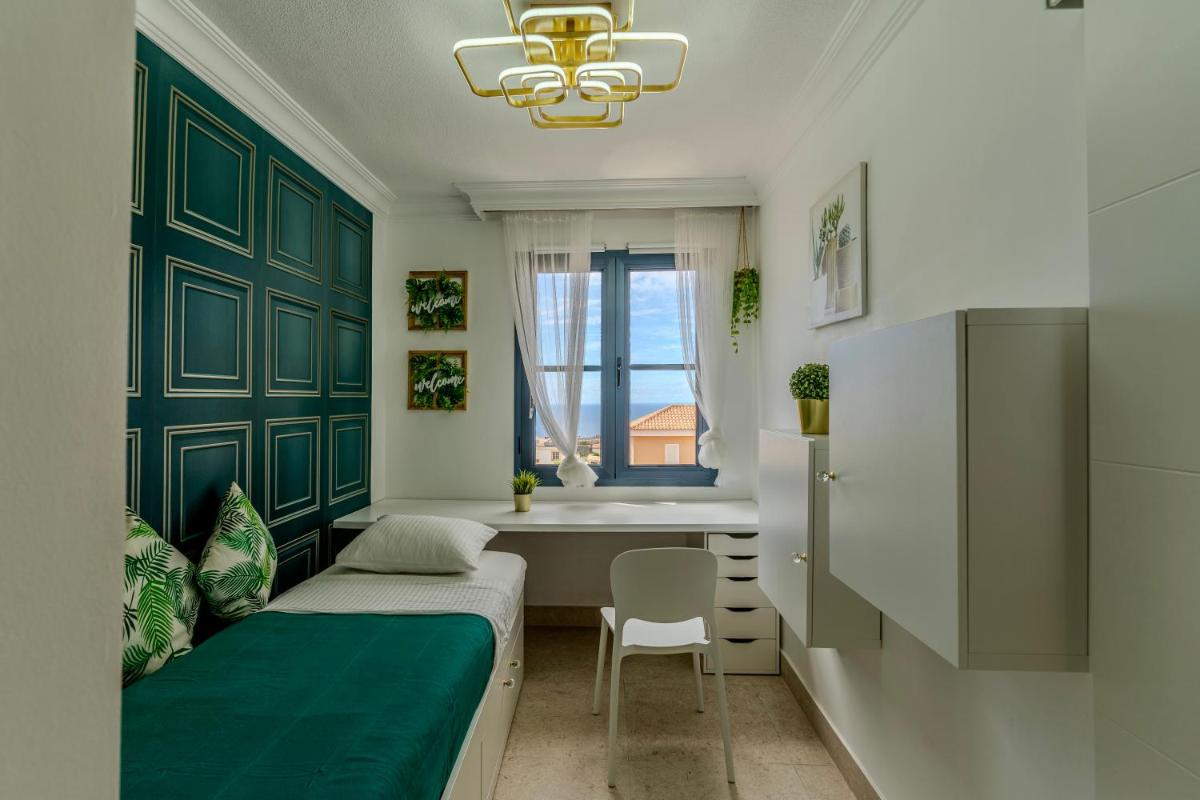 Image 2 of Charming semi- detached villa in Mirador del Duque