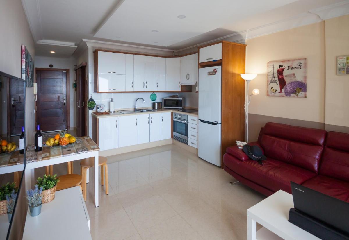 Image 2 of Comfortable apartment with amazing sea views