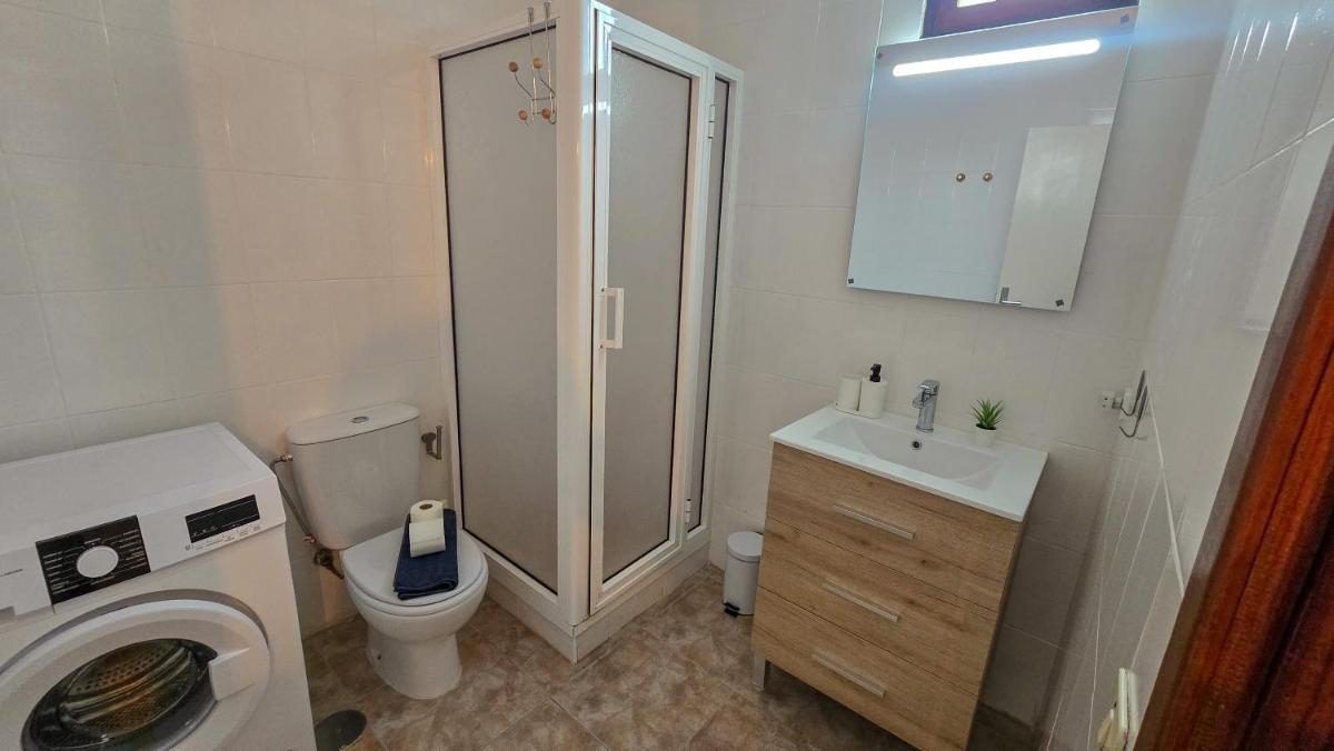 Image 2 of Cosy Place with Sea View by HelloApartments