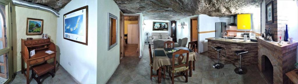 Image of Cueva Sasha