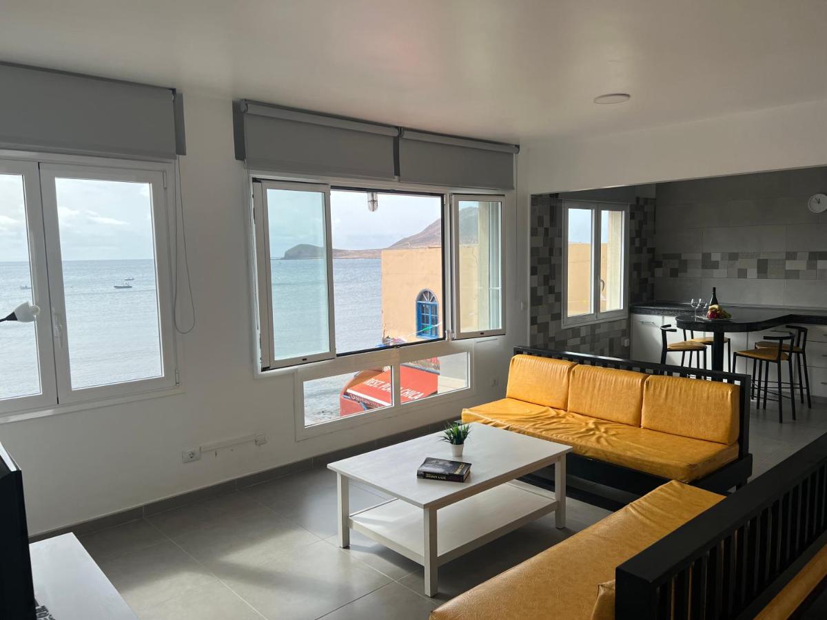 Image 3 of Edificio Playa Chica