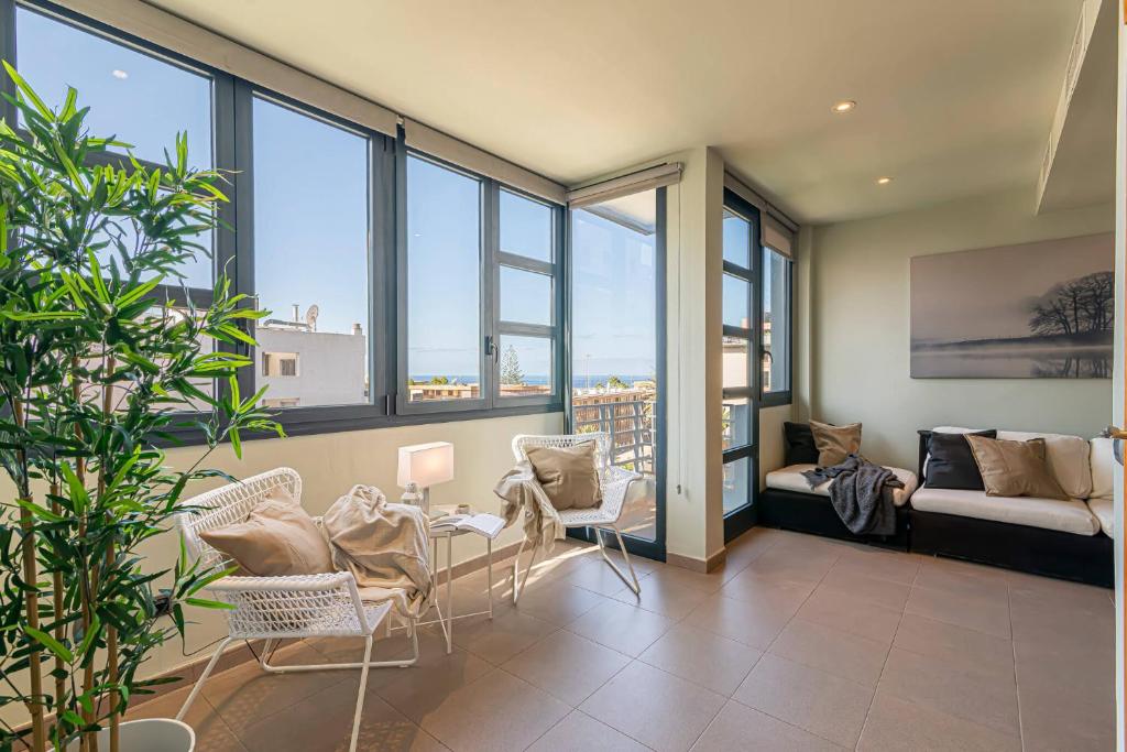 Image of LUXURY HOLIDAYS SUITES, Playa de los Cristianos