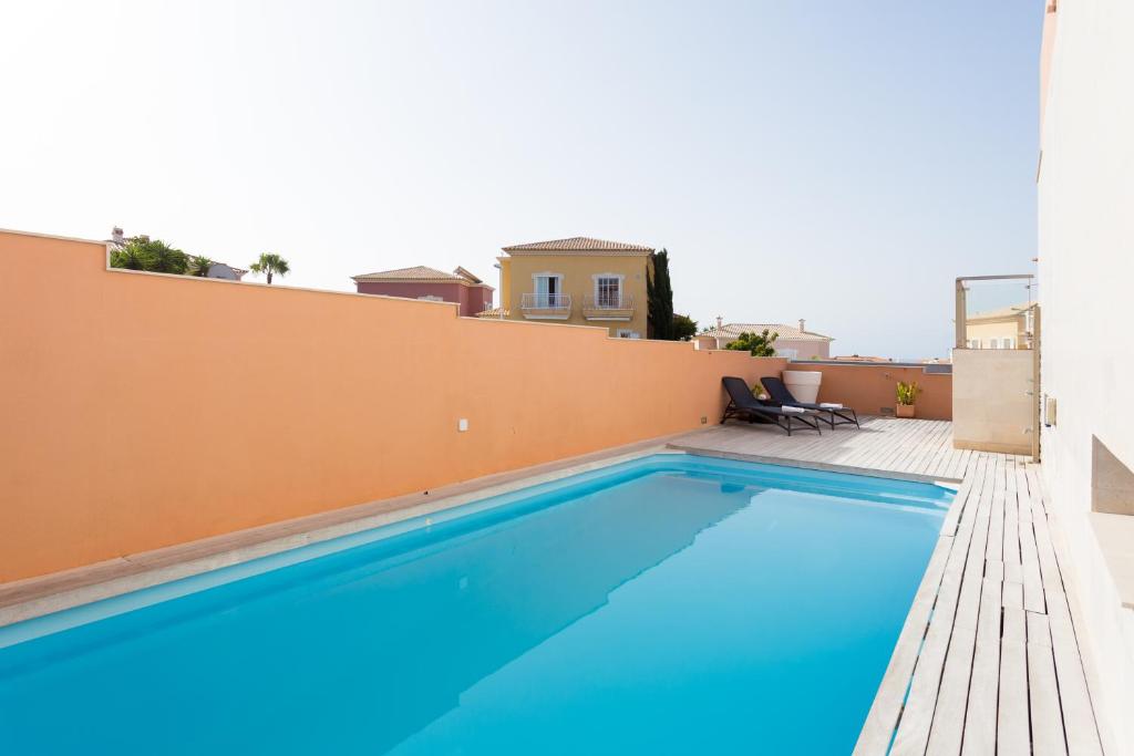 Image of Modern House With Private Swimming Pool