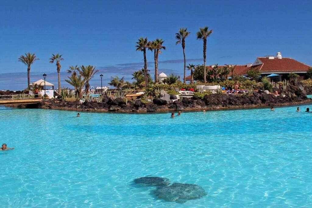 Image 3 of Sunny Island Lago Martianez 5