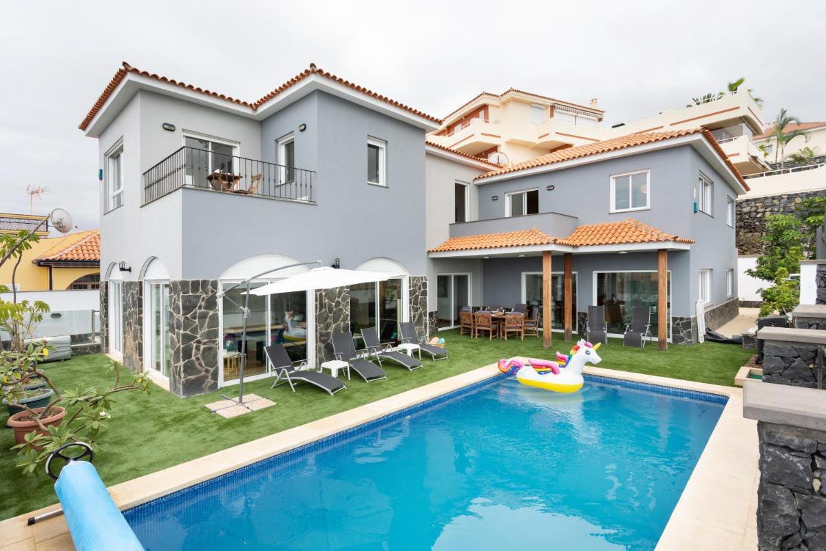 Image 3 of Villa Syrah