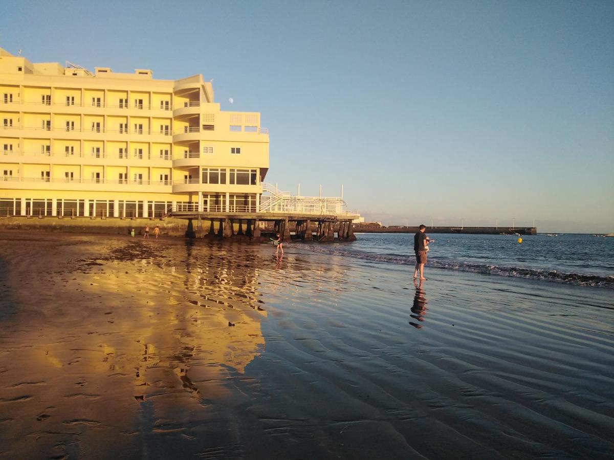 Image 5 of alquilaencanarias El Medano beach 1